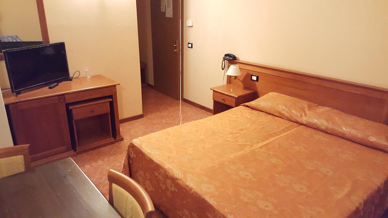 Hotel Ristorante Amalfitana Dello المظهر الخارجي الصورة