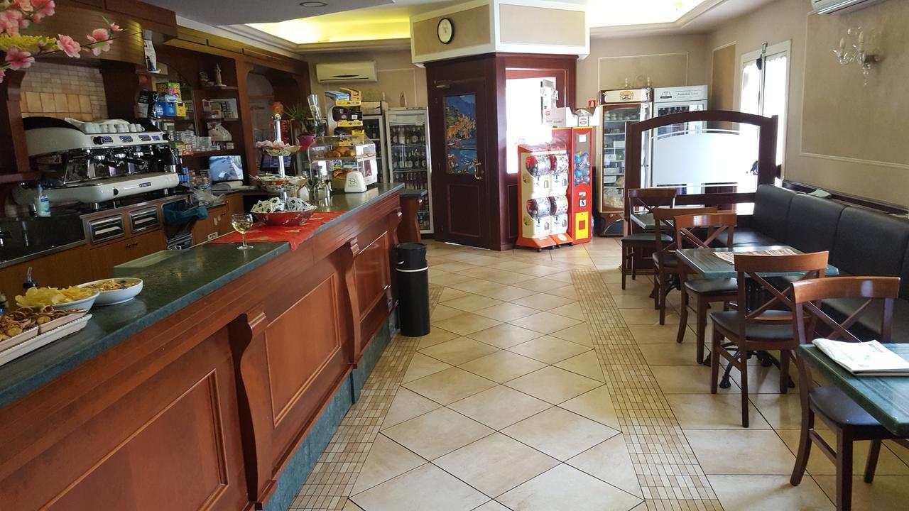 Hotel Ristorante Amalfitana Dello المظهر الخارجي الصورة